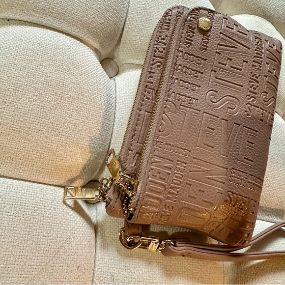 Steve Madden Wallet Wristlet - Picture 7 of 7